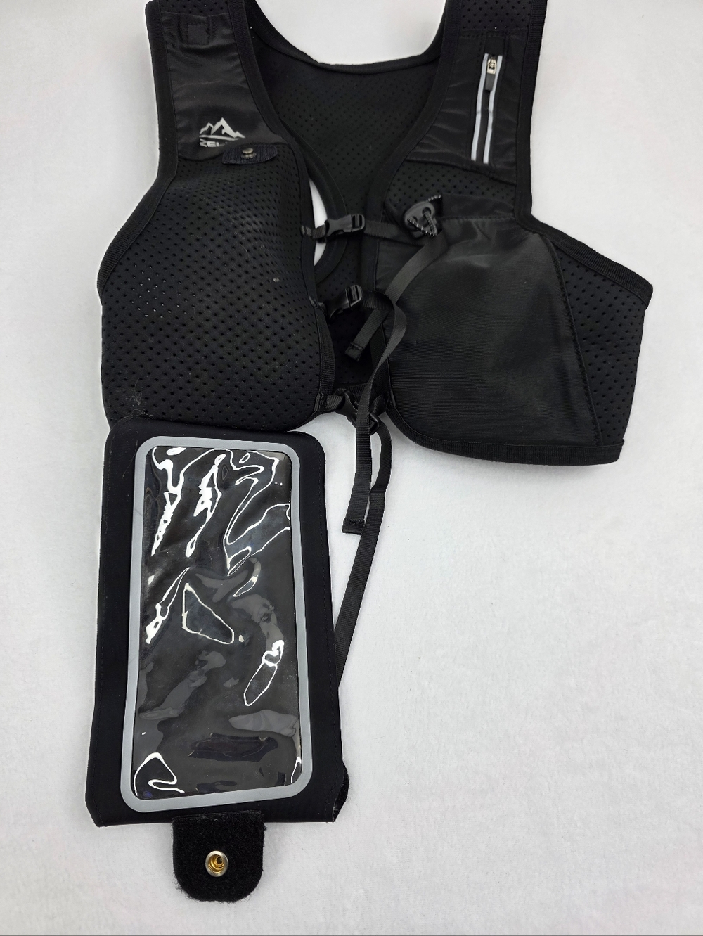 Zeludt Black Trail Running Vest with Front Pockets - Picture 6 of 7